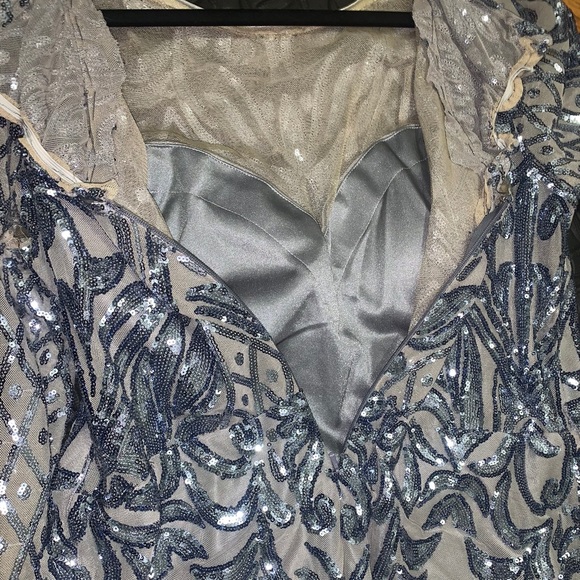 Selling this gorgeous sky blue dress size 18 - Picture 8 of 11